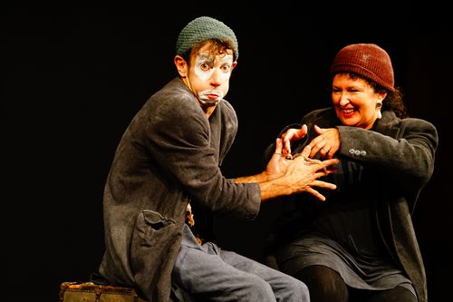 Espectacle: "Embolic" Cia Pau Palaus. CLOWN. FESTIVAL XALAR A L'ALT MAESTRAT
